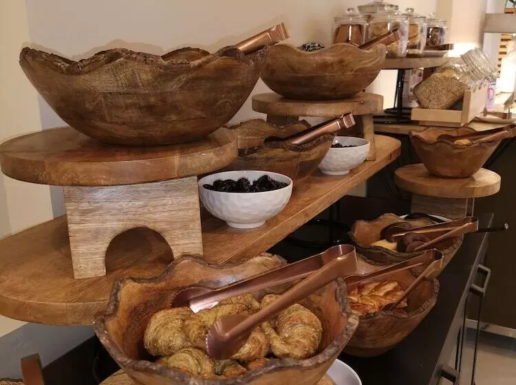 Отель Coral Boutique