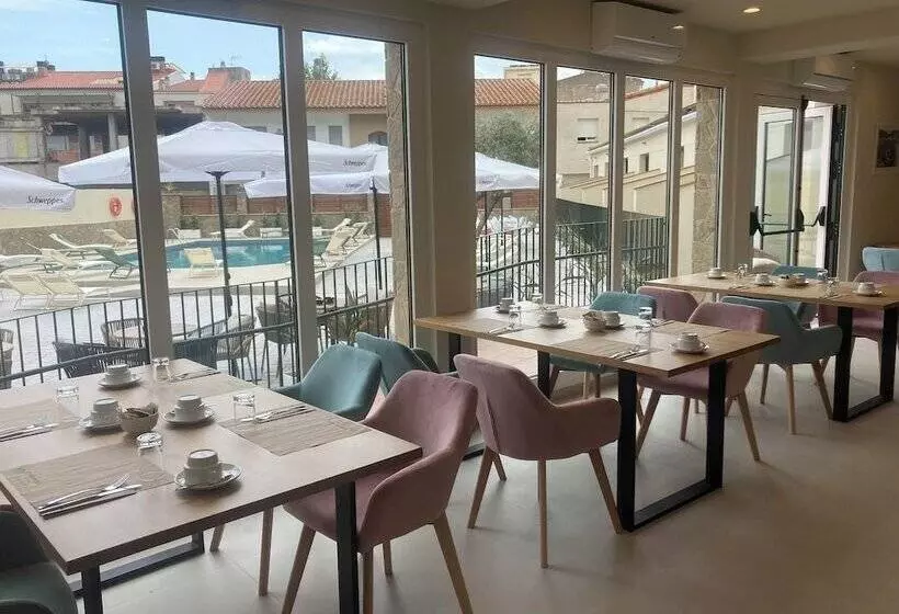 Отель Coral Boutique