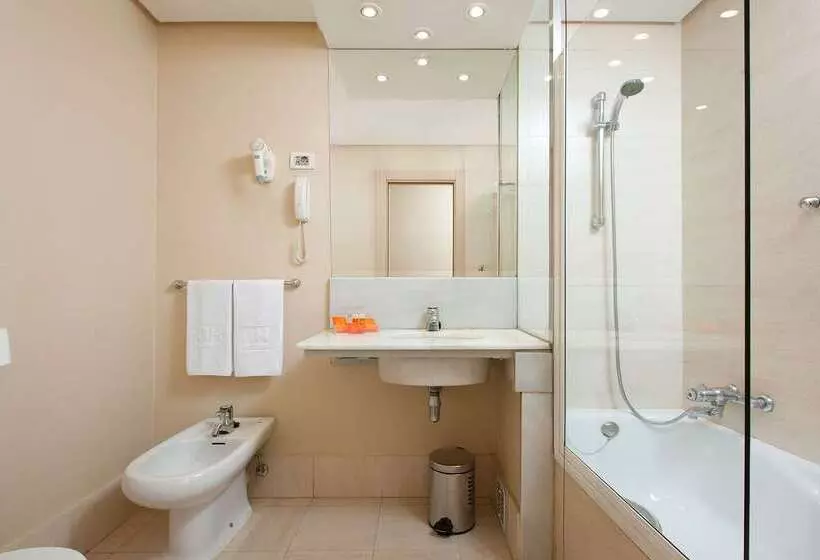 Hotel NH Bilbao Deusto