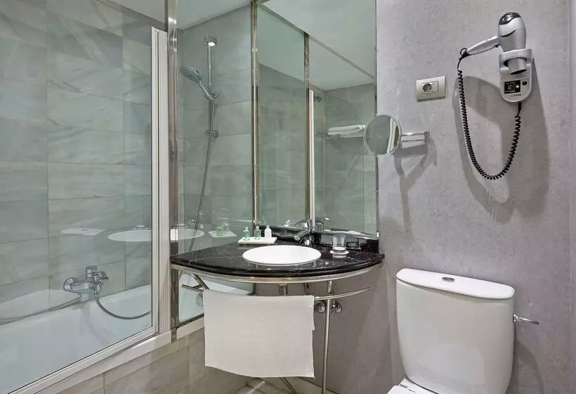 Hotel NH Bilbao Deusto