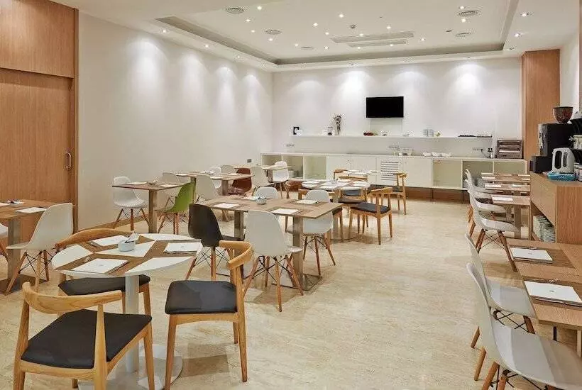 Hotel NH Bilbao Deusto