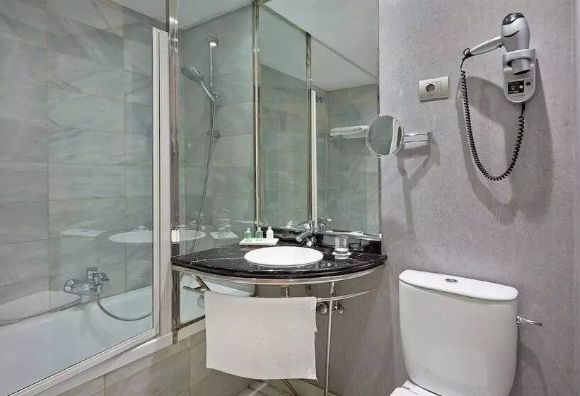 Hotel NH Bilbao Deusto