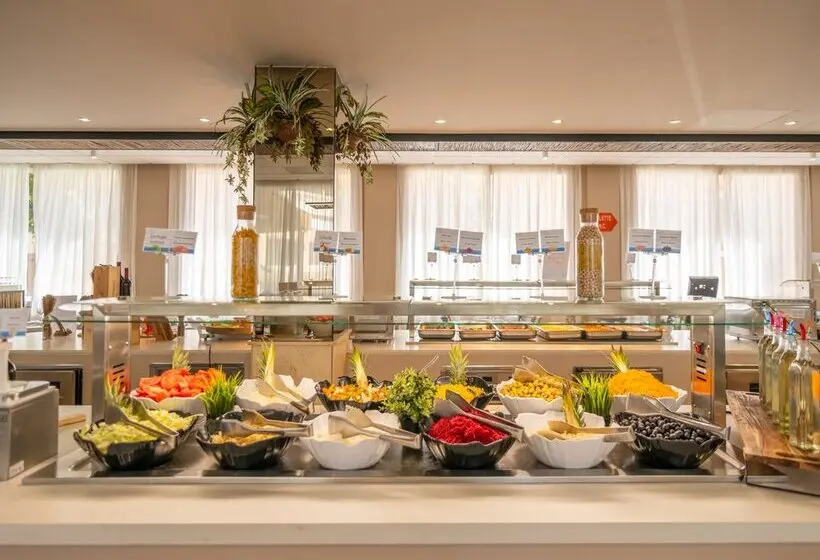 Hotel Parasol by Dorobe