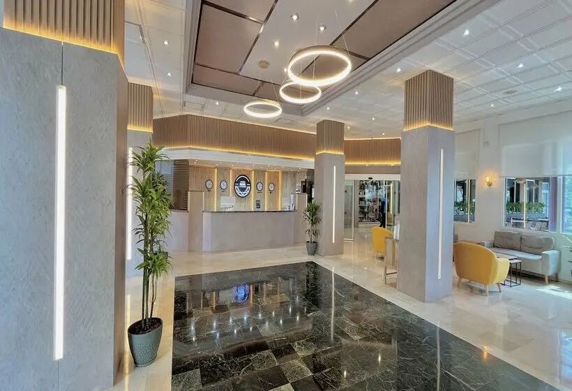 Hotel Parasol by Dorobe