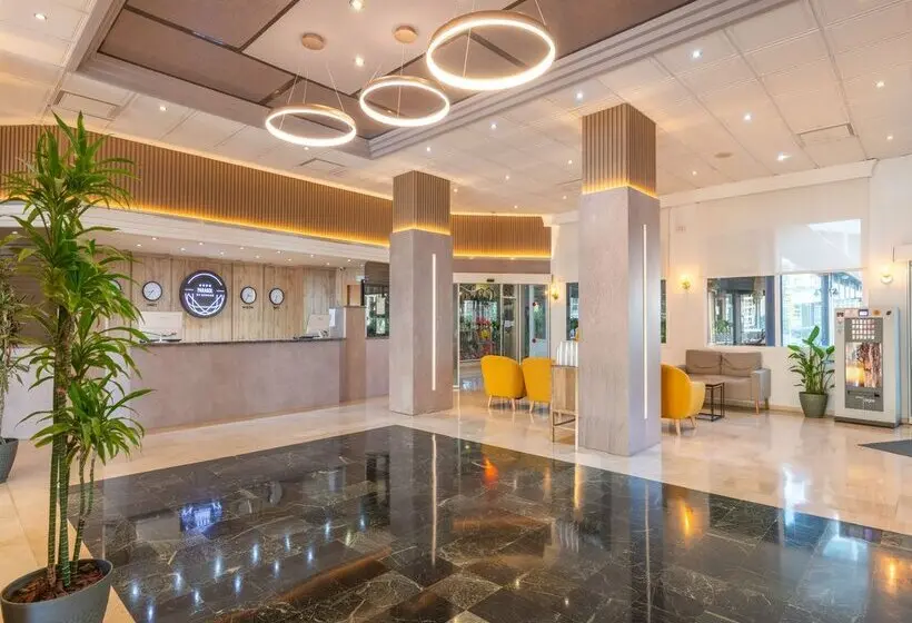 Hotel Parasol by Dorobe