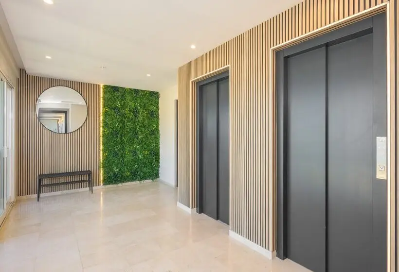 Hotel Parasol by Dorobe