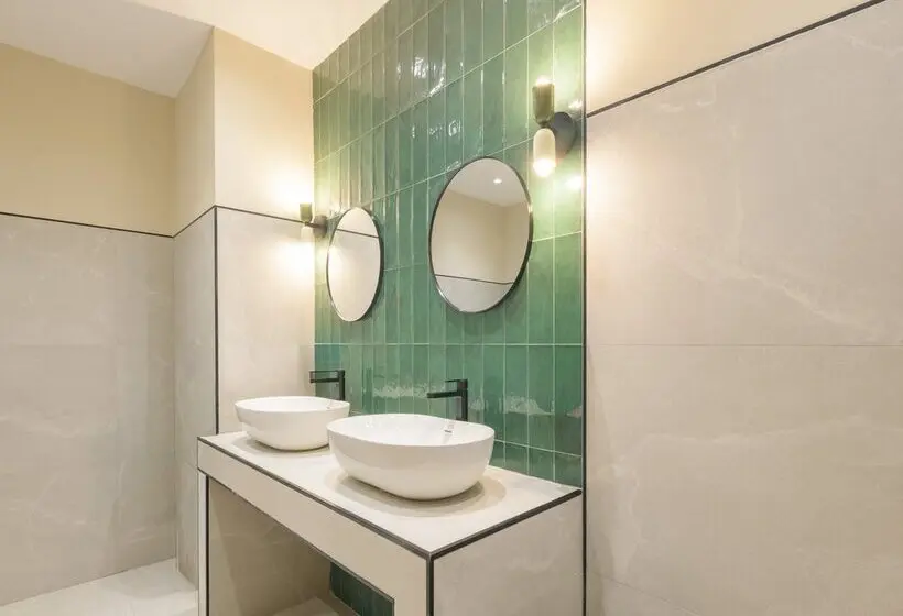 Hotel Parasol by Dorobe