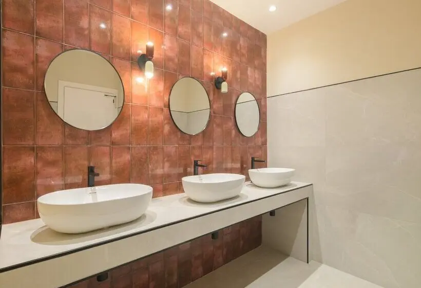 Hotel Parasol by Dorobe