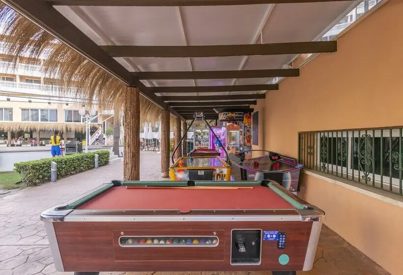 Hotel Parasol by Dorobe