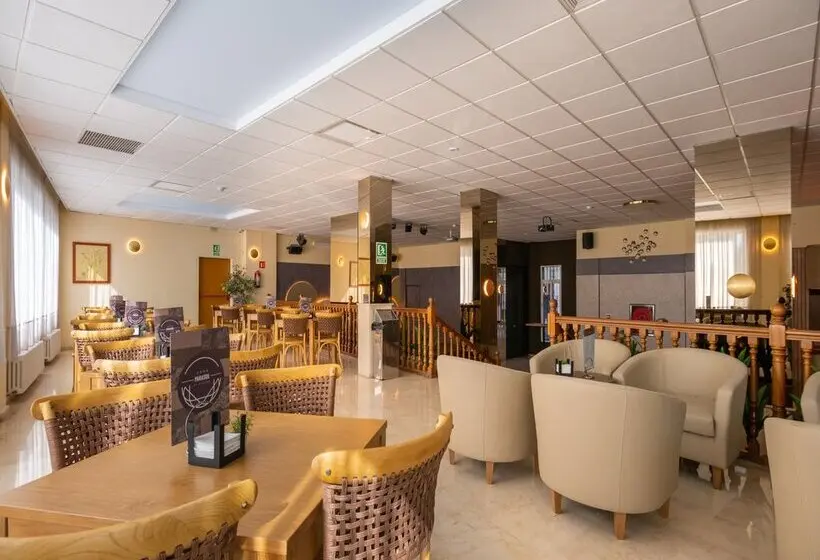 Hotel Parasol by Dorobe