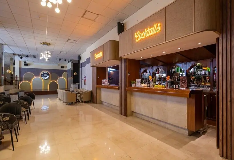 Hotel Parasol by Dorobe