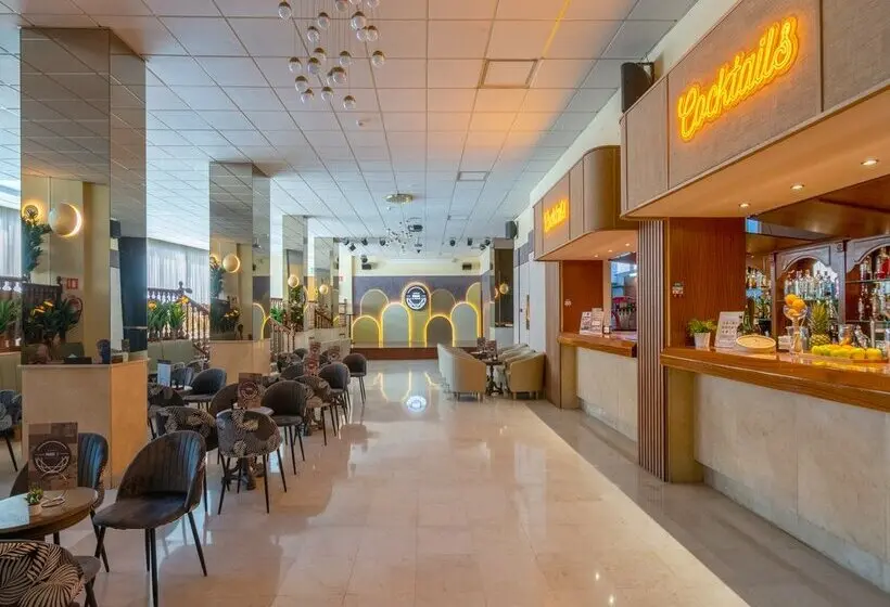 Hotel Parasol by Dorobe