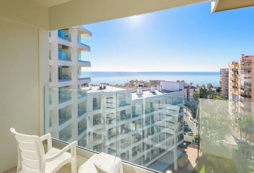 Hotel Parasol by Dorobe