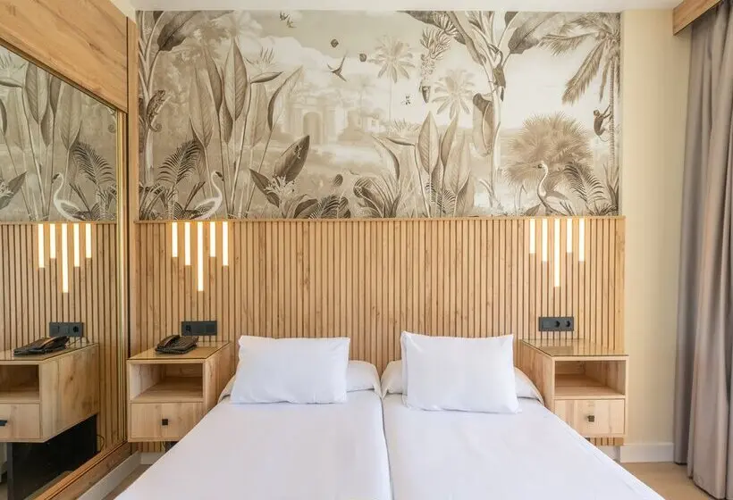 Hotel Parasol by Dorobe