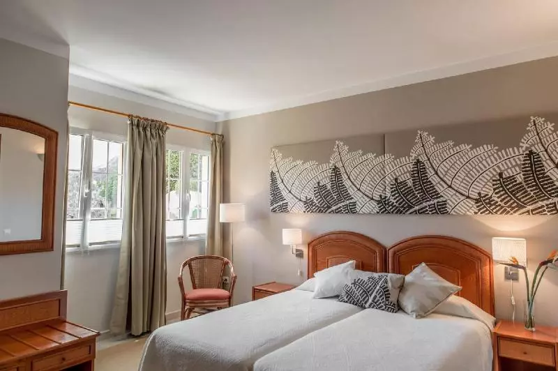 Отель Silken Saaj Maar  Adults Only