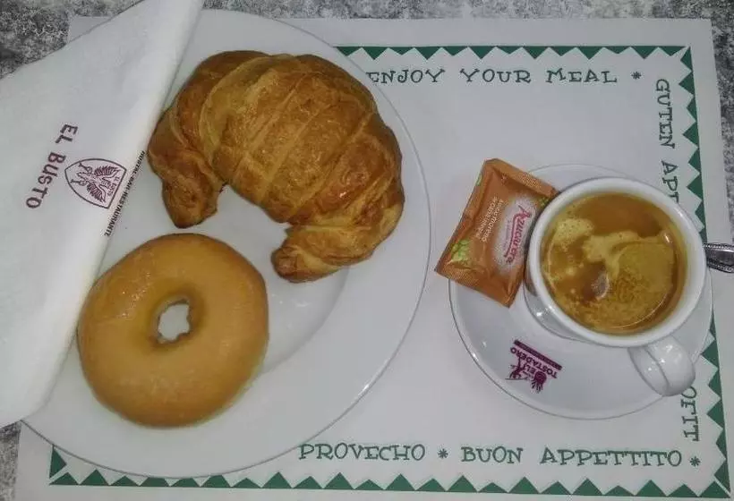 호텔 Hostal El Busto