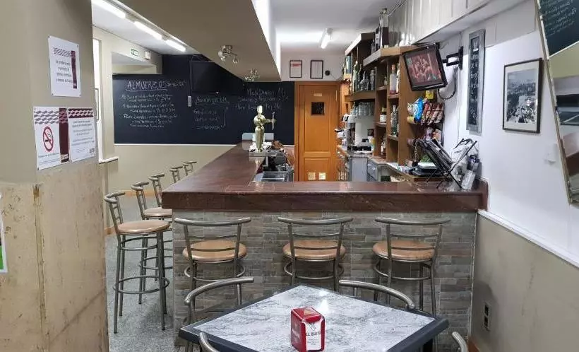 호텔 Hostal El Busto