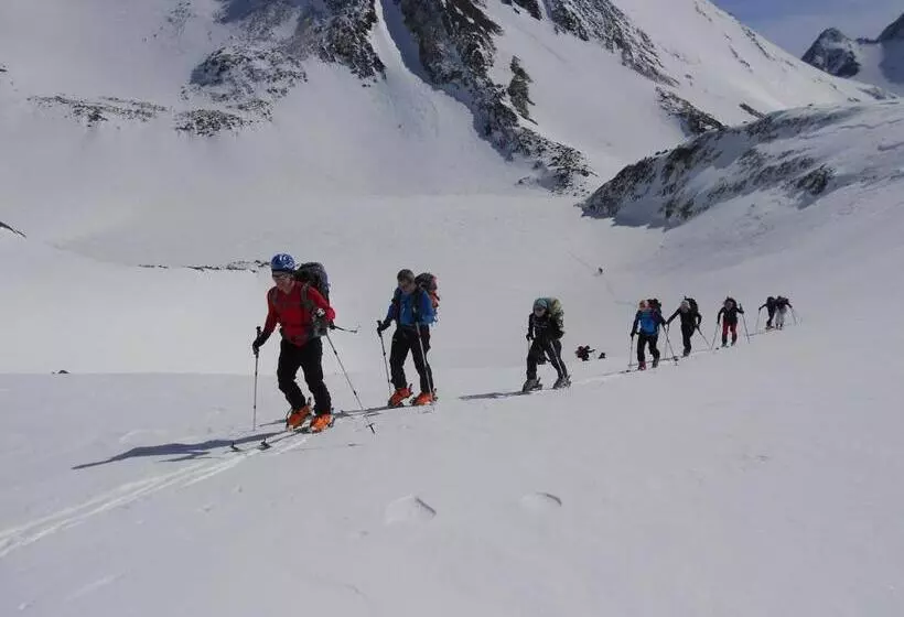 Отель Estanys Blaus