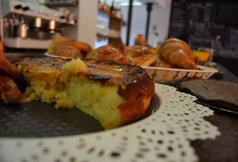 فندق Hostal Carlos V