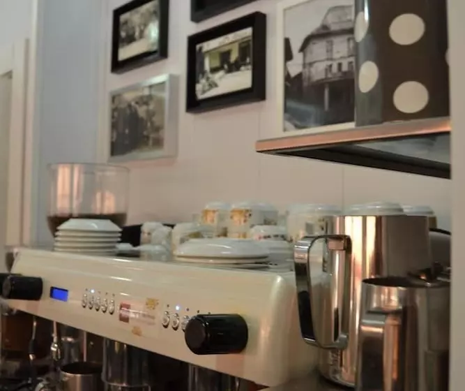 فندق Hostal Carlos V