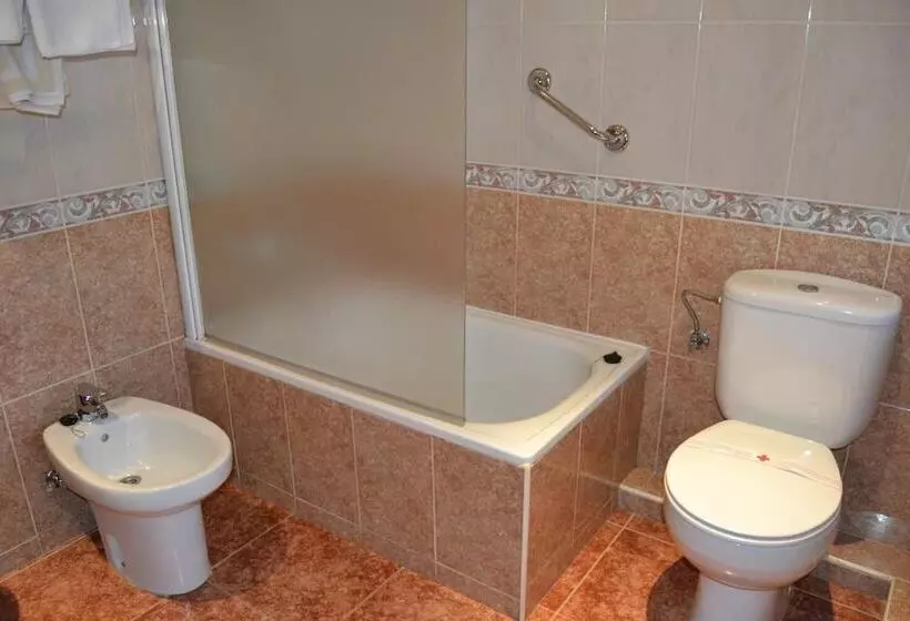 فندق Hostal Carlos V