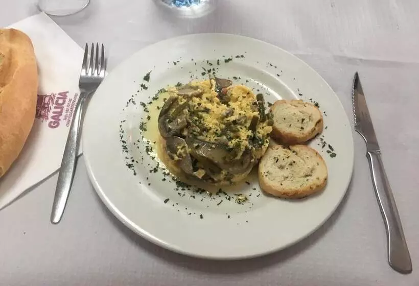 هتل Hostal Galicia