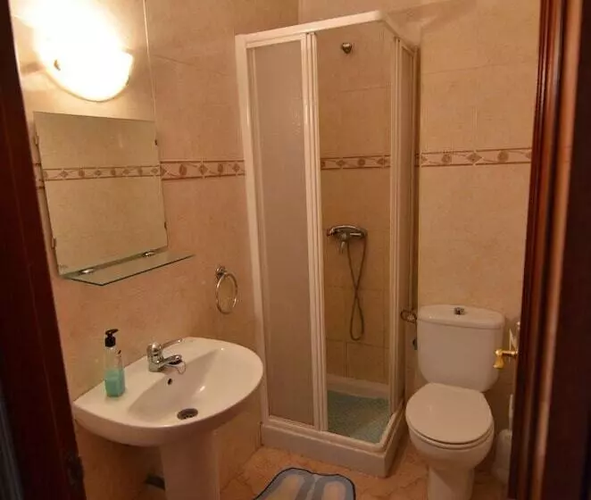 هتل Hostal Galicia