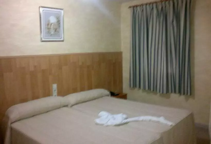 Отель Hostal Mays