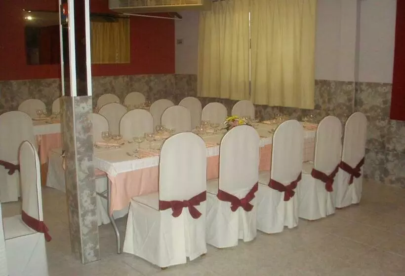 Отель Hostal Mays