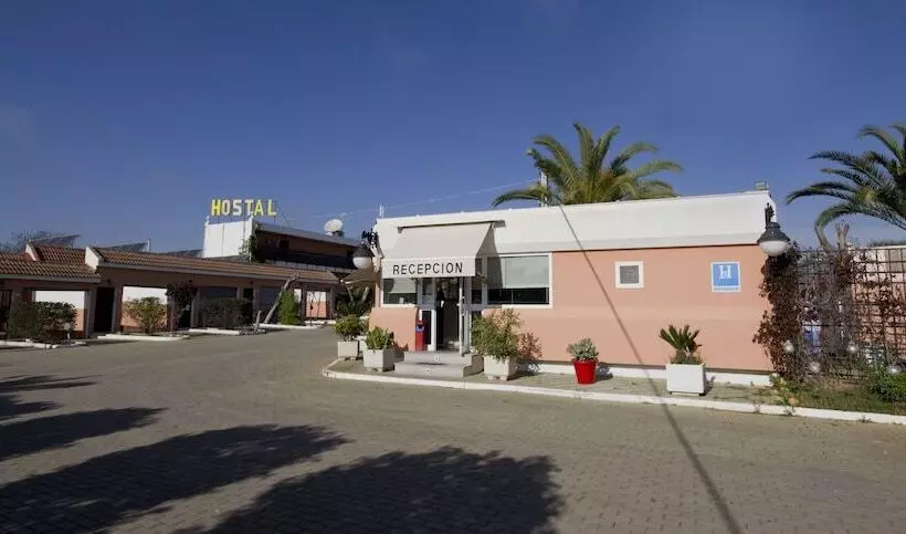 בית מלון כפרי Hostal Nueva Andalucia
