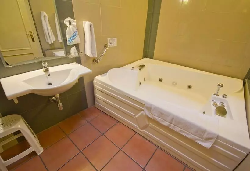 בית מלון כפרי Hostal Nueva Andalucia