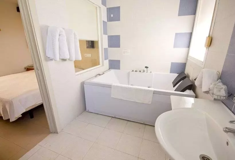 בית מלון כפרי Hostal Nueva Andalucia