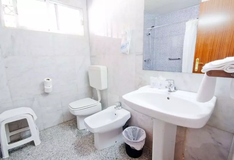 בית מלון כפרי Hostal Nueva Andalucia