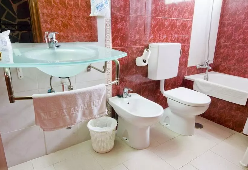 בית מלון כפרי Hostal Nueva Andalucia