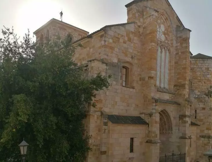 בית מלון כפרי La Reina