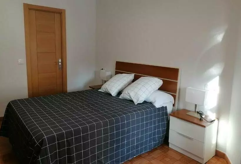 בית מלון כפרי La Reina