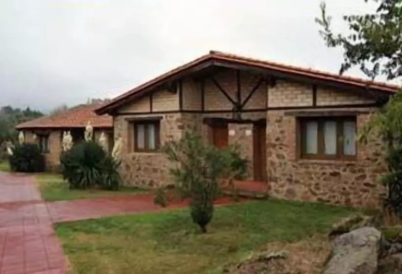 فندق فئة نجمة واحدة Hosteria Fontivieja