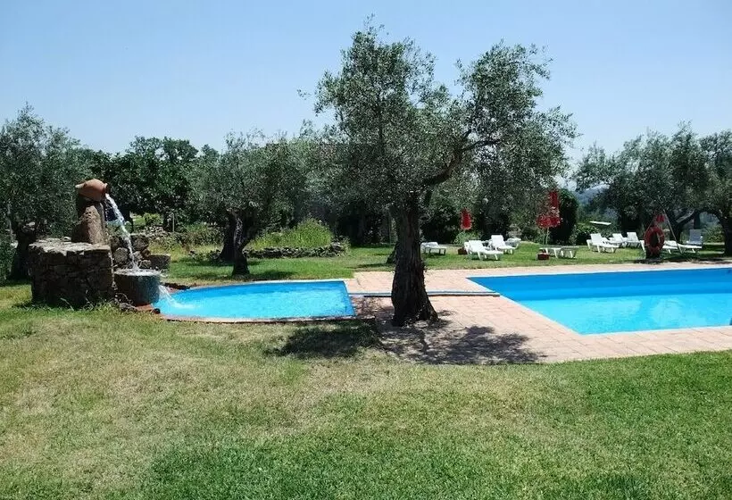 فندق فئة نجمة واحدة Hosteria Fontivieja