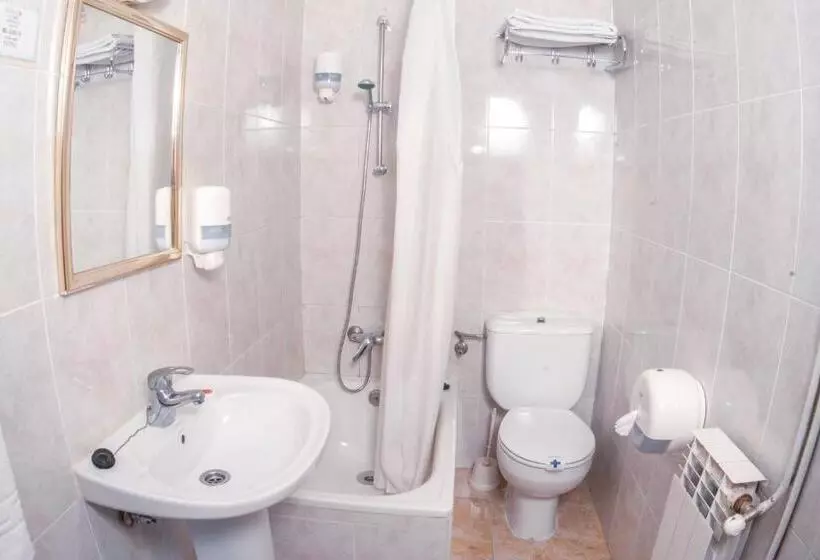 هتل Hostal La Rosa