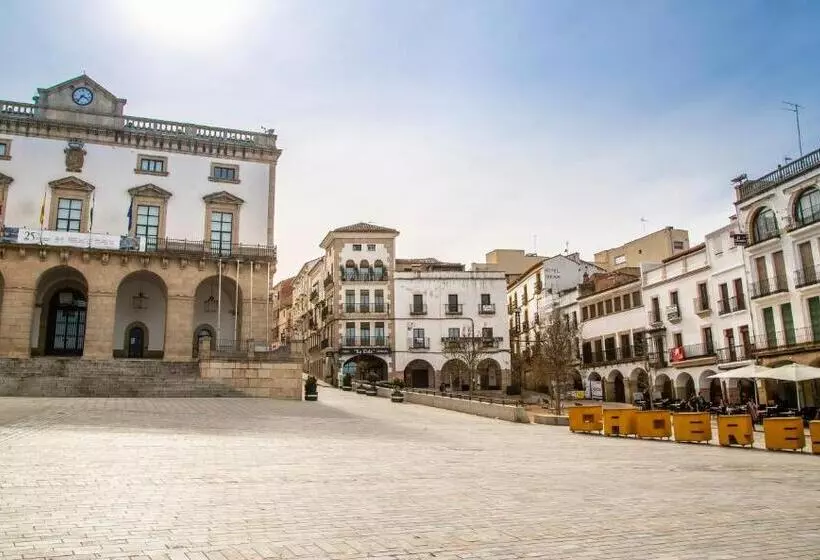 هتل Hostal La Rosa
