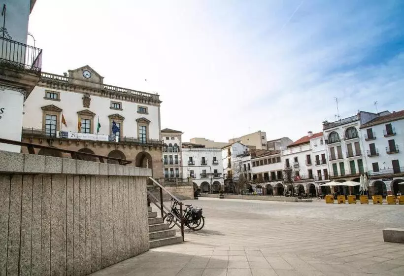 هتل Hostal La Rosa