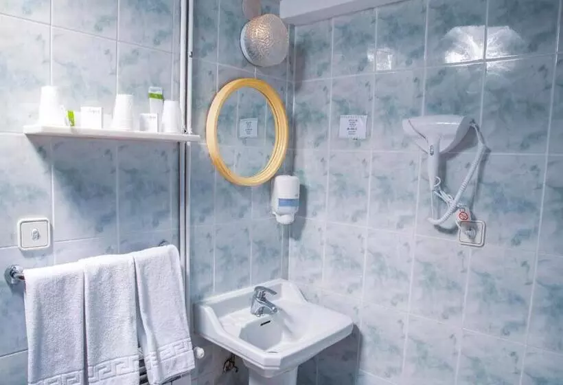 هتل Hostal La Rosa