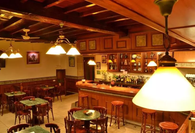 בית מלון כפרי Hostal Restaurante Paris