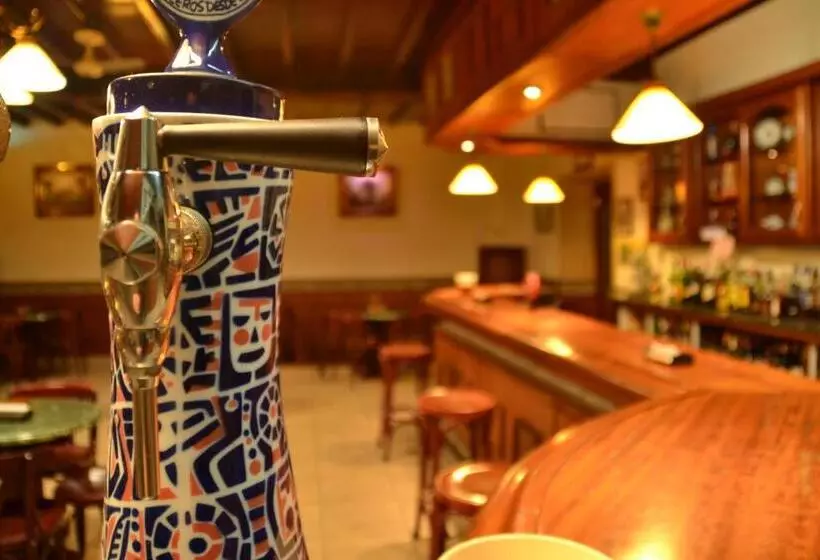 בית מלון כפרי Hostal Restaurante Paris