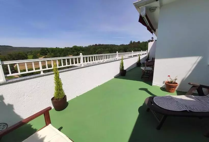 בית מלון כפרי Hostal Restaurante Paris