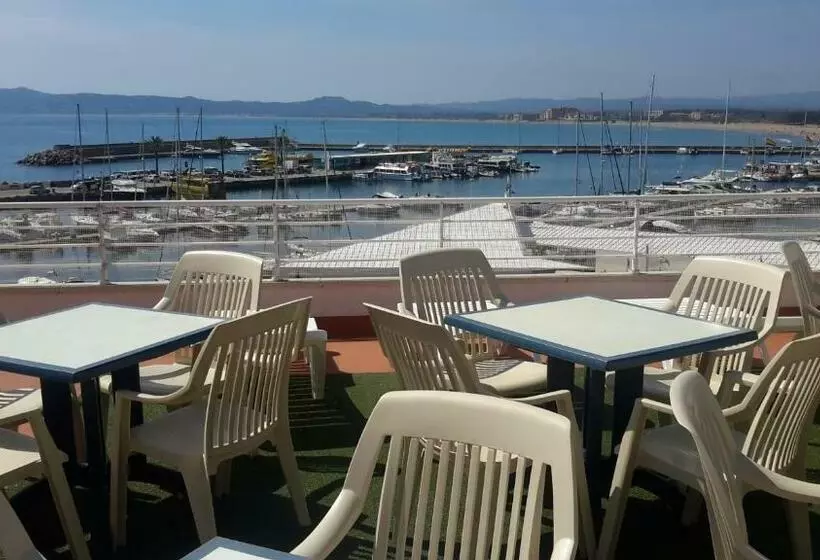 فندق Hostal Santa Clara