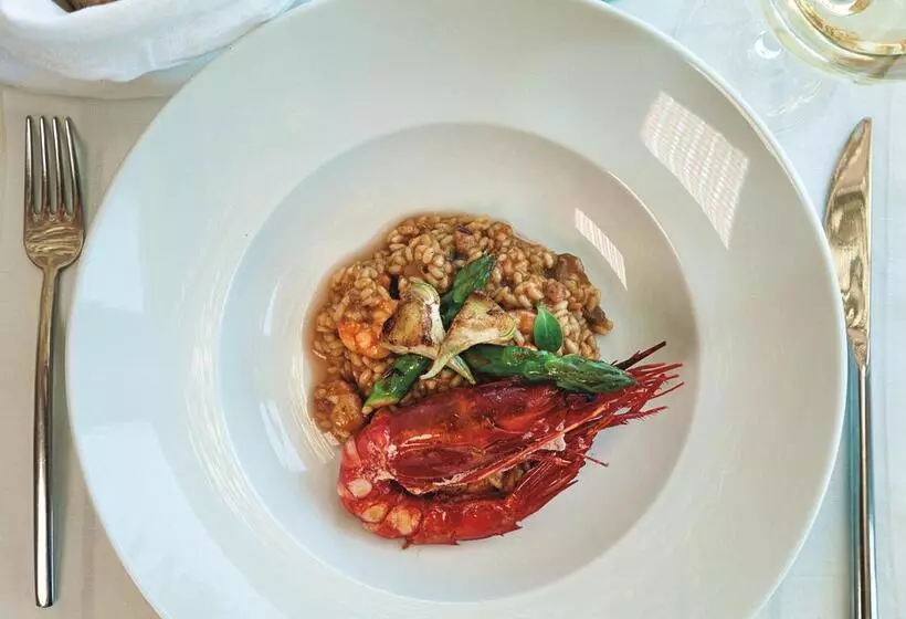 Gecko Hotel & Beach Club, A Small Luxury Hotel Of The World