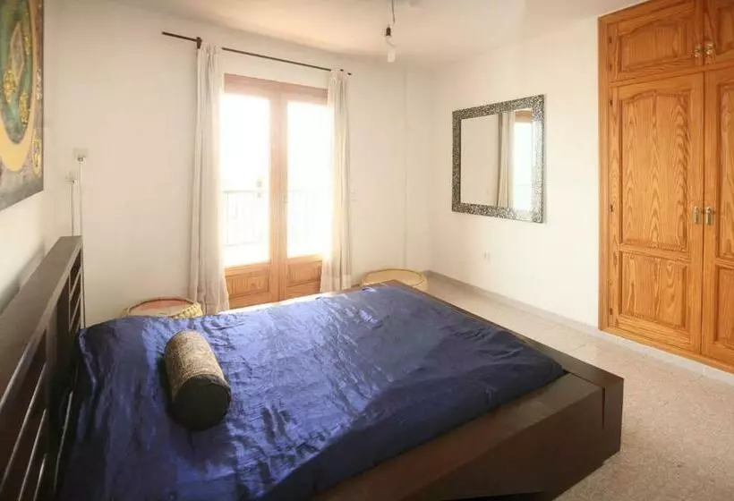 ホテル Hostal Y Apartamentos Santa Eulalia