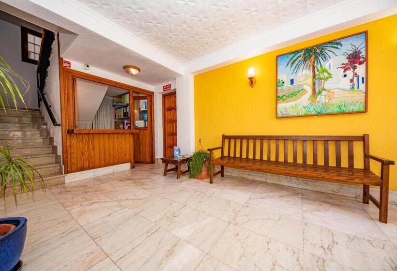 هتل Hostal Y Apartamentos Santa Eulalia