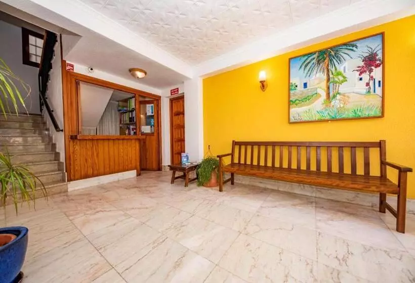 ホテル Hostal Y Apartamentos Santa Eulalia